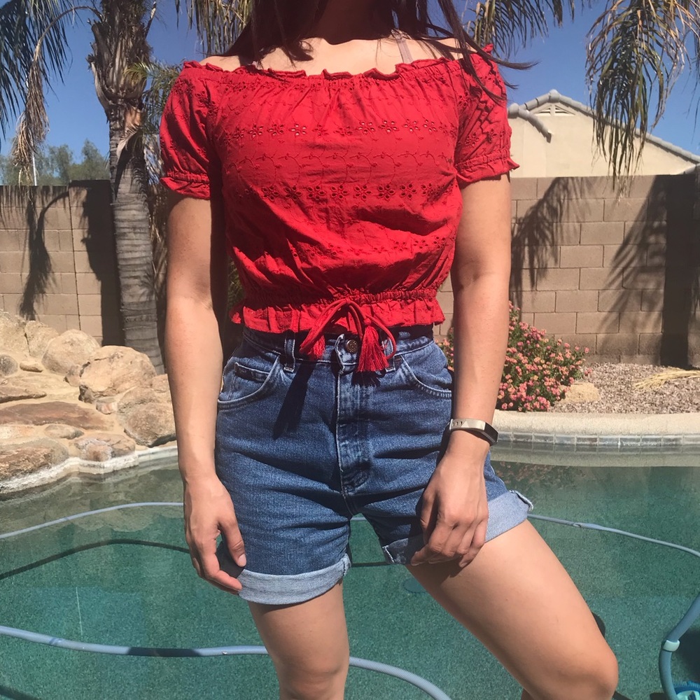 Tilly’s embroidered crop top ❤️